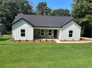 703 Stagecoach Dr, Phenix City, AL 36869