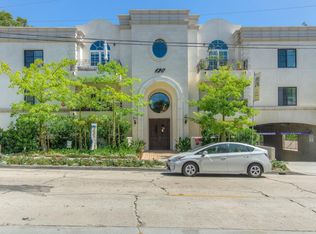 120 Granville Ave #202, Los Angeles, CA 90049