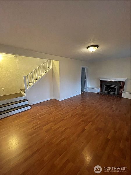 4th image of 1344 Axford Street
