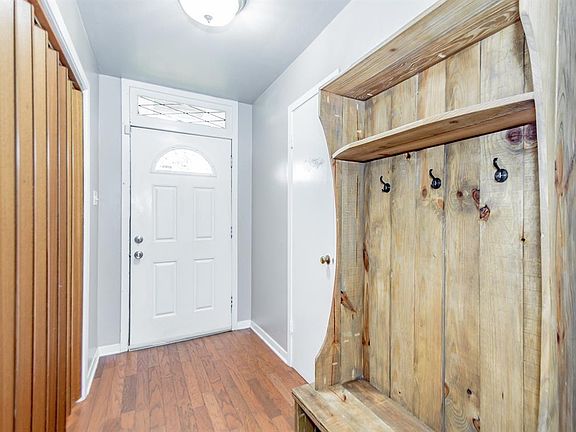 4th image of 9902 Antrim Ln