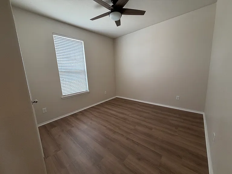 928 Rivers Creek Ln — Photo 6