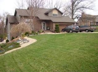 300 Melody Ln, Bethalto, IL 62010