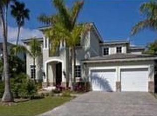 1031 N Venetian Dr, Miami Beach, FL 33139