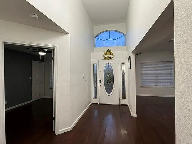4 bed, 2.0 bath, 2143 sqft, $2,450 — Photo 3