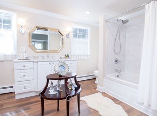 33 Hillside St, Rowley, MA 01969