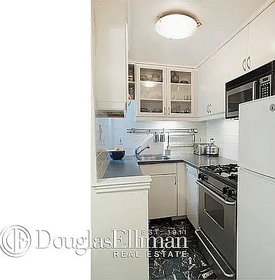 4th image of 2 W 90th St APT 1B