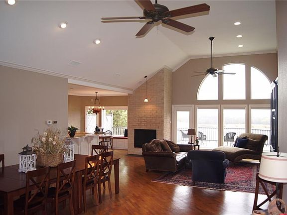 2nd image of 13 Avenue Twenty