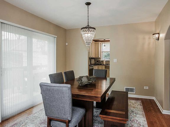 4th image of 318 Taylor Ave