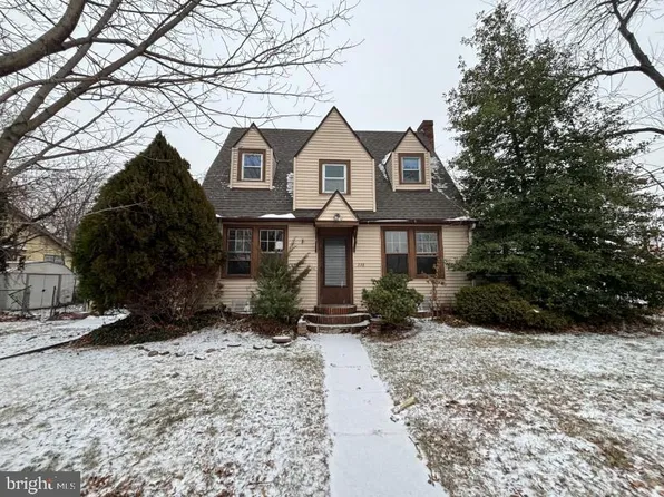 330 Hazel Ave, Delanco, NJ 08075