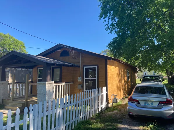 214 W Oak St, Coweta, OK 74429