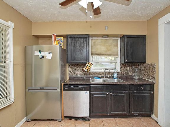 3rd image of 3580 Monticello Blvd
