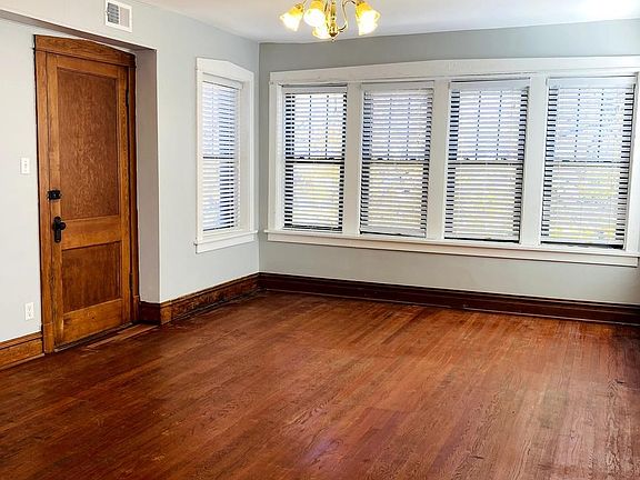 3rd image of 3534 S Seeley Ave #2