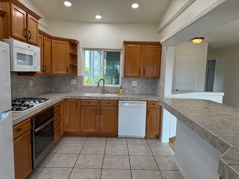 8870 Raejean Ave — Photo 27