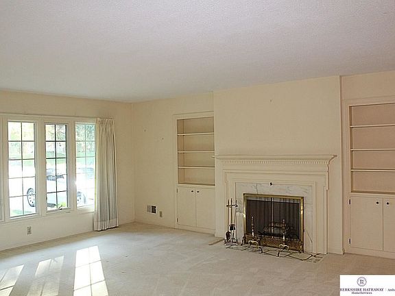3rd image of 3610 S 119th St
