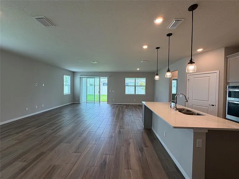 2610 Autumn Peace Dr — Photo 2