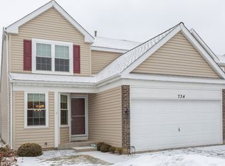734 Savannah Ln, Crystal Lake, IL 60014