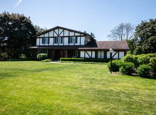 16325 Shore Line Dr, Brookfield, WI 53005