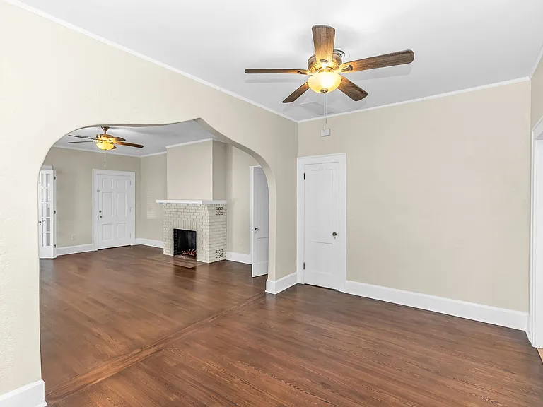 812 Harwood St — Photo 9