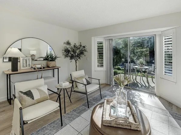 2648 Ptarmigan Dr APT 4, Walnut Creek, CA 94595