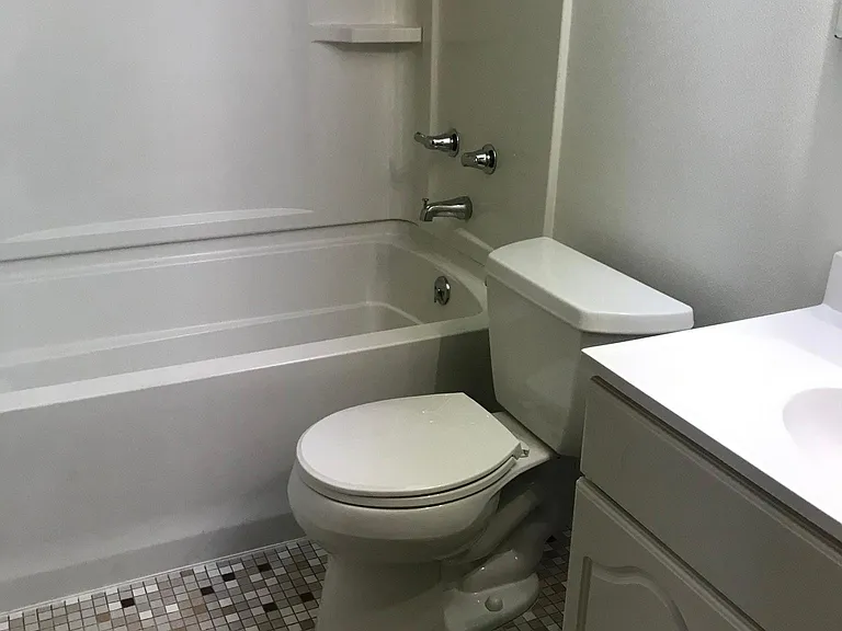 433 Genesee St #4 — Photo 18