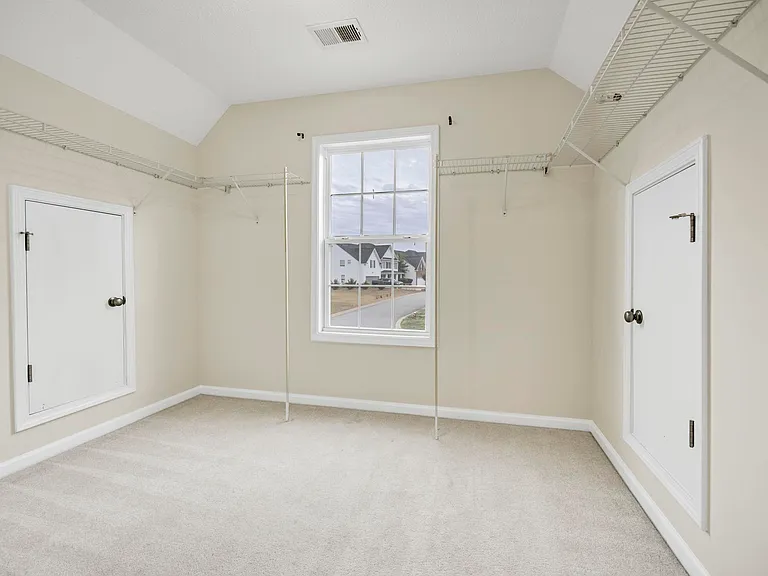 109 Cotoneaster Dr — Photo 10