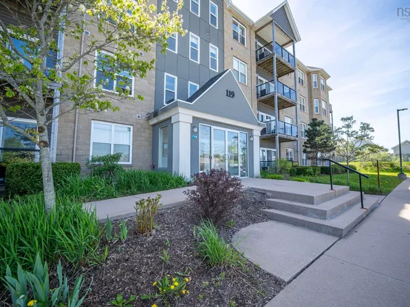 119 Walker Ave #404, Halifax, NS B4C 0C5