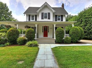 1581 Huntington Tpke, Trumbull, CT 06611