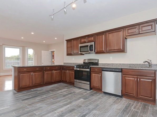 370 West St Unit 2, Brockton, MA