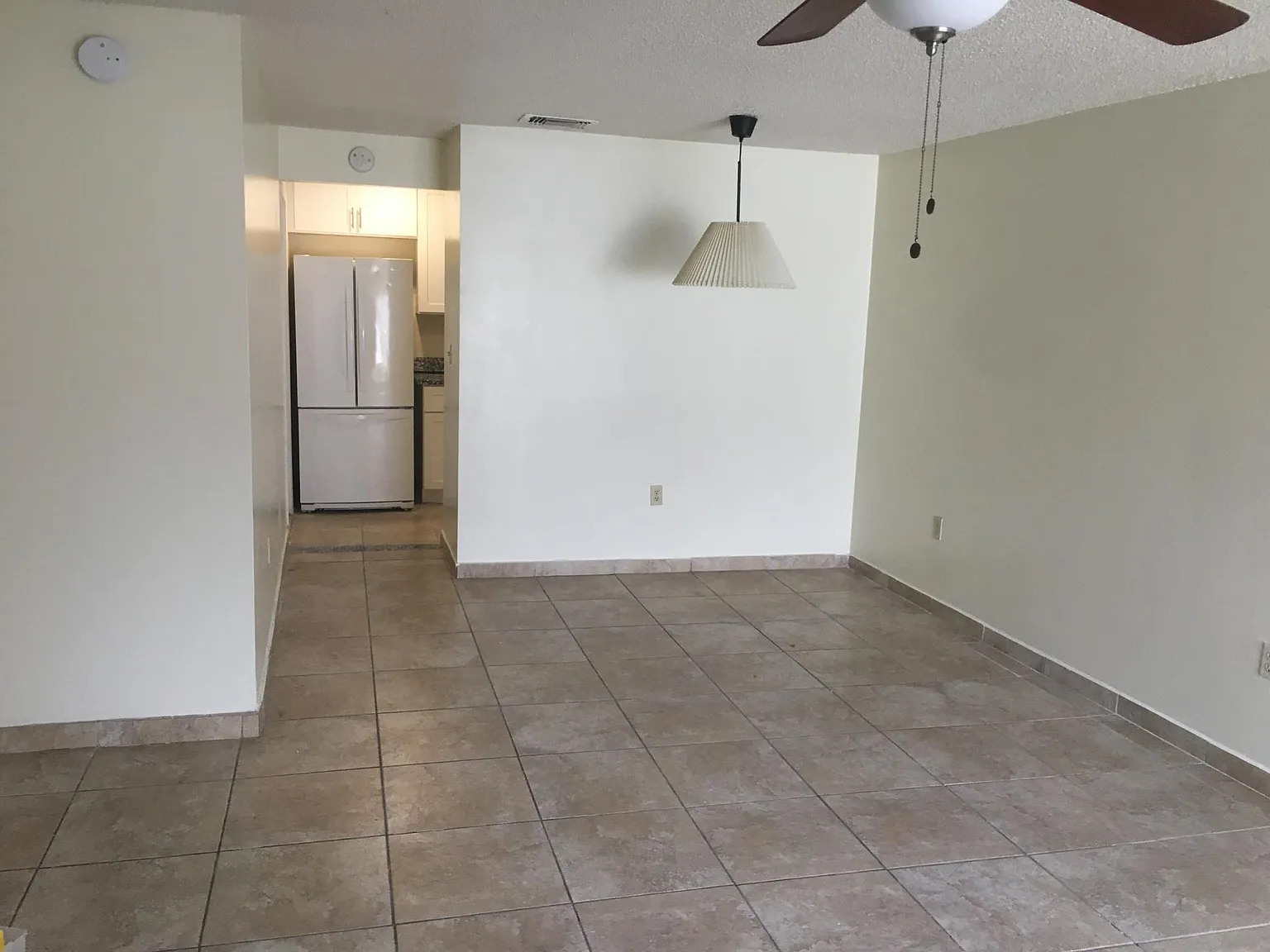 2 bed, 930 sqft, $1,600 — Photo 3