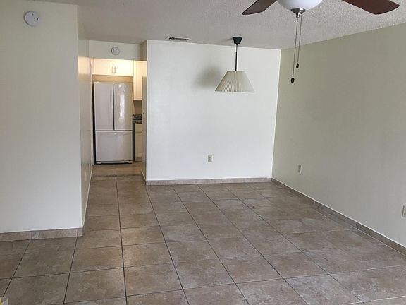 Living/dining area