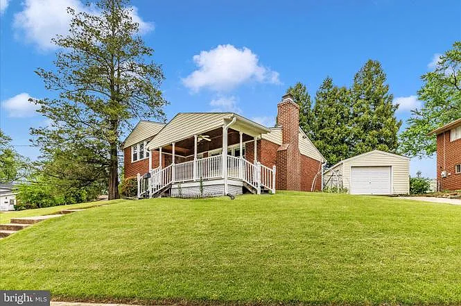 6 bed, 1830 sqft, $1,000 — Photo 4