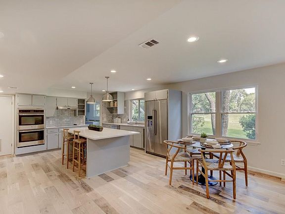 5th image of 10104 Mandeville Cir