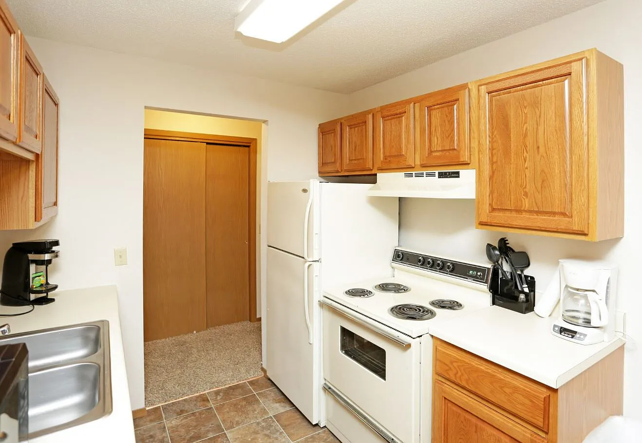 Colonial Heights — Photo 4