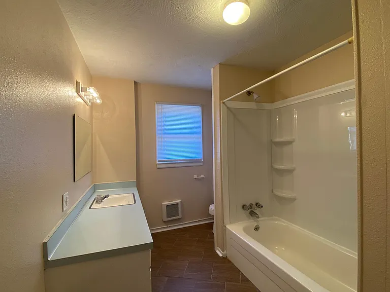 916 S Clifton Ave #A — Photo 7