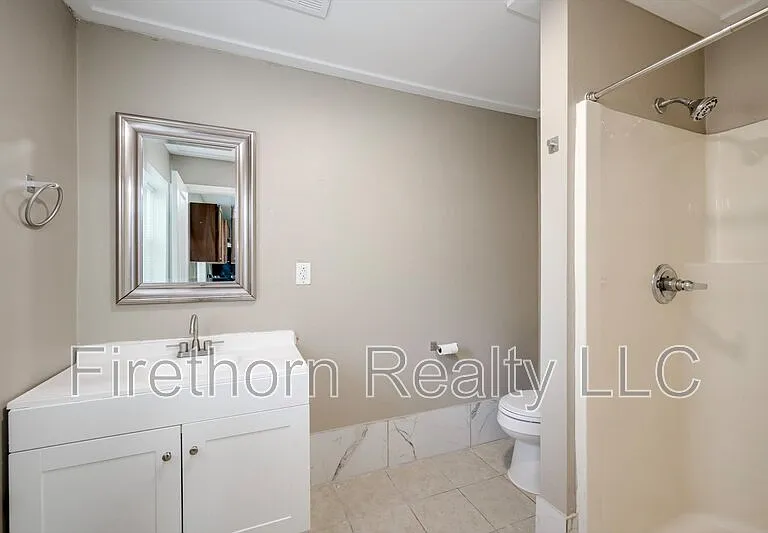 2719B Meadowbrook Dr — Photo 9