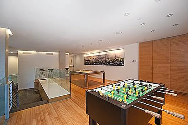 Sold by Level Group | media 20