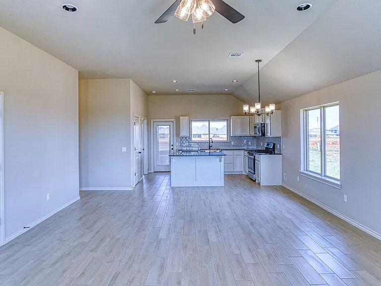 9305 NW 142nd St — Photo 7