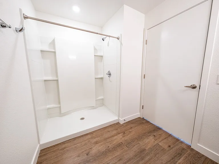 Studio - Bathroom