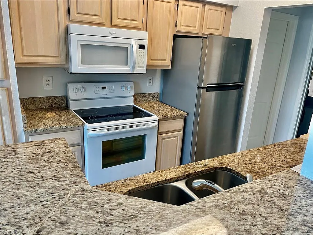 1 bed, 1.0 bath, 816 sqft, $1,400 — Photo 3