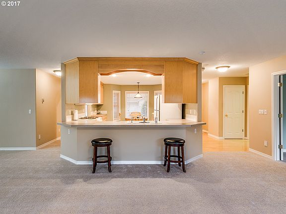 3rd image of 804 NE 169th Ct