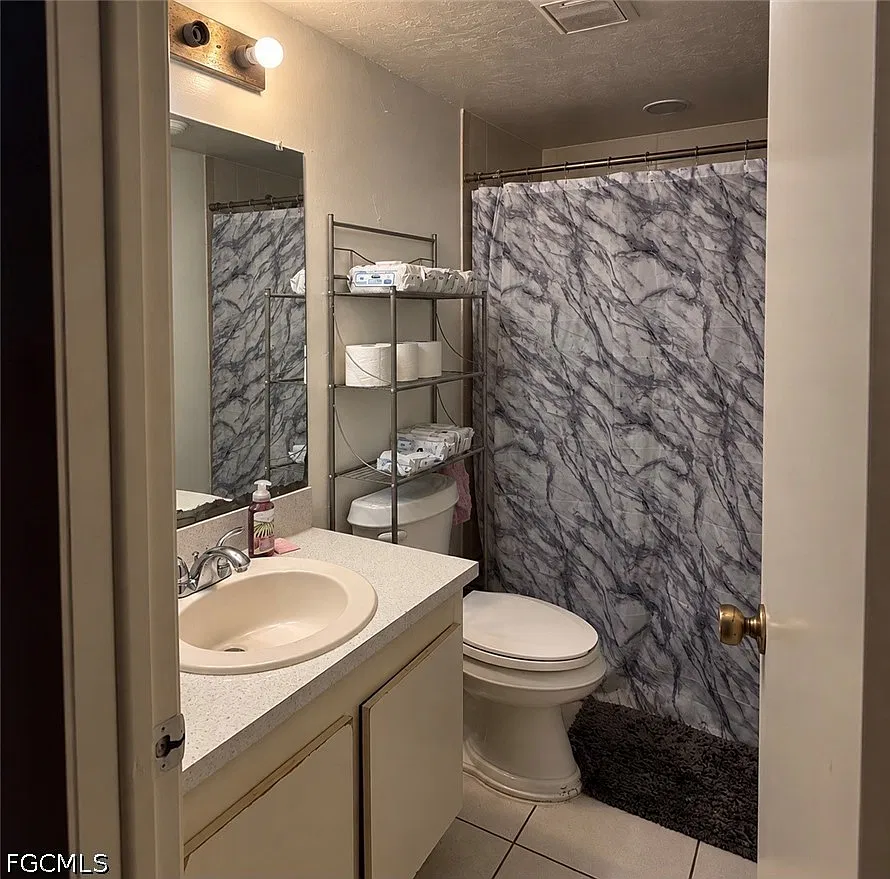 2 bed, 2.0 bath, 882 sqft, $1,300 — Photo 4