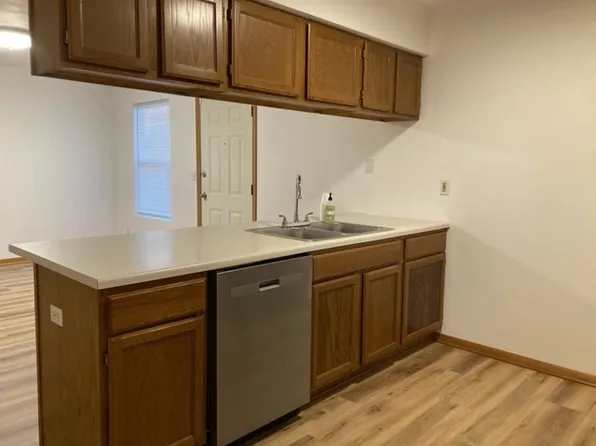 4846 Pine Meadow Pkwy #2, Loves Park, IL 61111