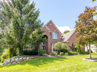 16526 Brooklane Blvd, Northville, MI 48168