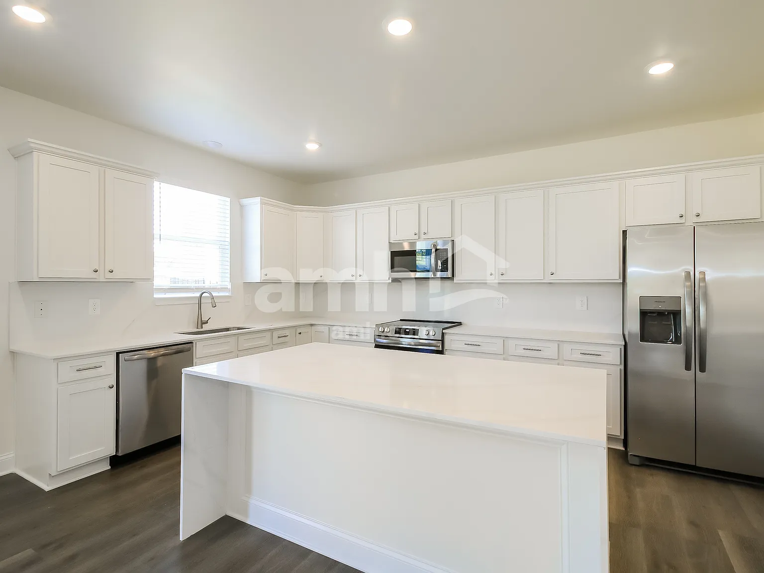 4 bed, 2.5 bath, 2481 sqft, $2,645 — Photo 4
