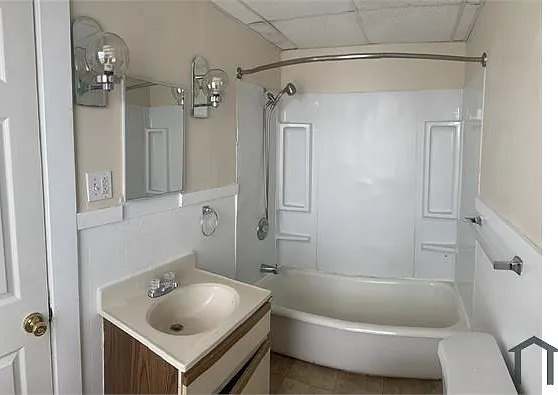 2 N Main St #2L — Photo 9
