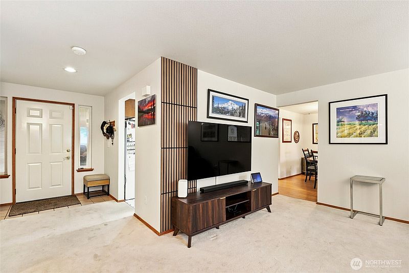 4th image of 4320 Wellington Loop SE