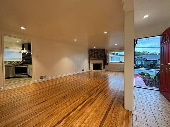 Front entry, Livingroom, Kitchen