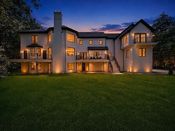 3rd image of 15 Somerset Dr