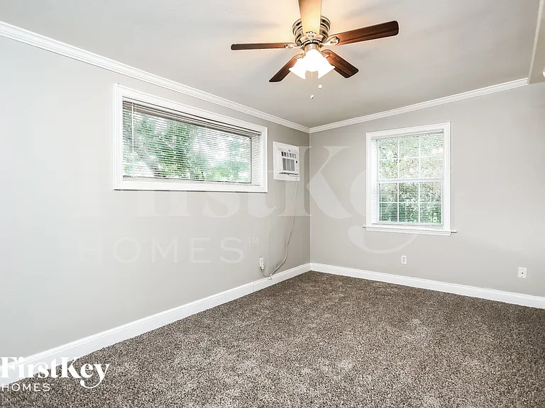8013 Powell Dr — Photo 13