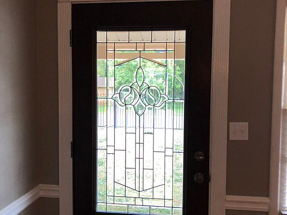 4th image of 203 Sonja Dr